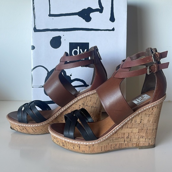 Wedge Platform Sandals - Picture 3 of 7